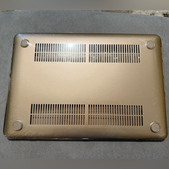 MacBook Air 13 inch Hard Case Champagne Gold - Picture 3 of 6